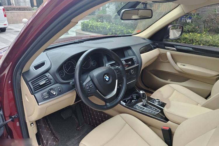 Used BMW X3 2011 xDrive28i Luxury Model Interior 6