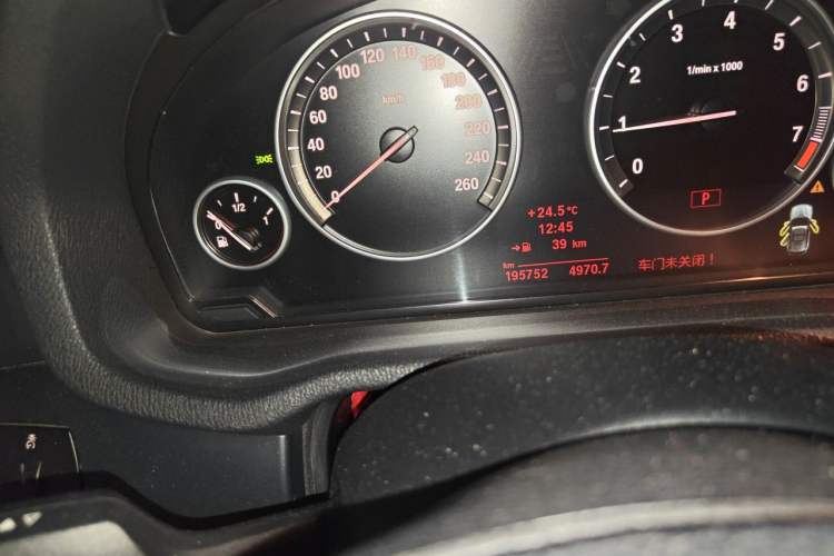 Used BMW X3 2011 xDrive28i Leading Model Odometer Close Up