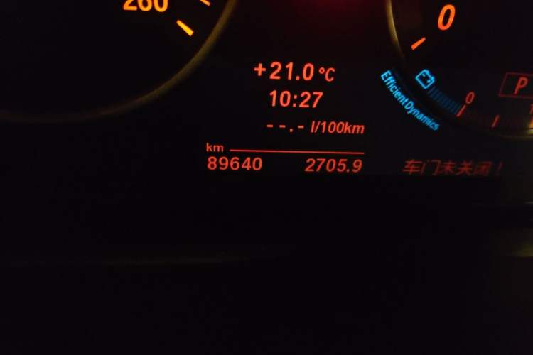 Used BMW X3 2011 xDrive28i Luxury Model Odometer Close Up