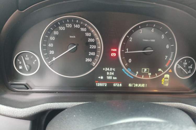 Used BMW X3 2011 xDrive28i Luxury Model Odometer Close Up