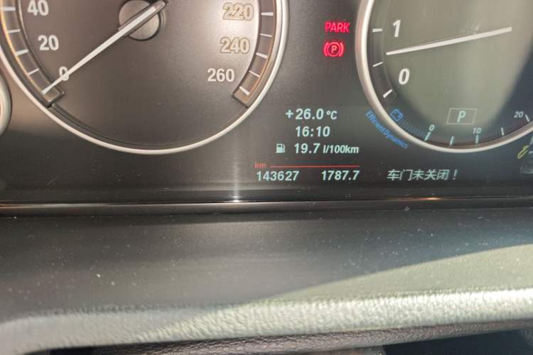 Used BMW X3 2011 xDrive28i Luxury Model Odometer Close Up
