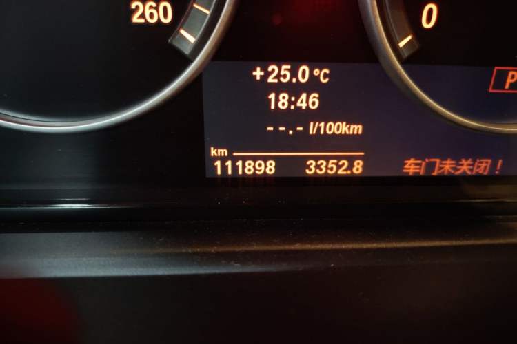 Used BMW X3 2011 xDrive28i Luxury Model Odometer Close Up
