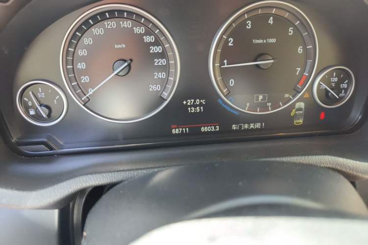 Used BMW X3 2011 xDrive35i Luxury Model Odometer Close Up
