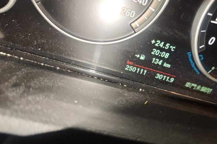 Used BMW X3 2011 xDrive28i Luxury Model Odometer Close Up