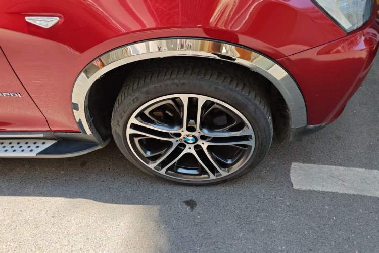 Used BMW X3 2011 xDrive28i Luxury Model Right Front Wheel Hub