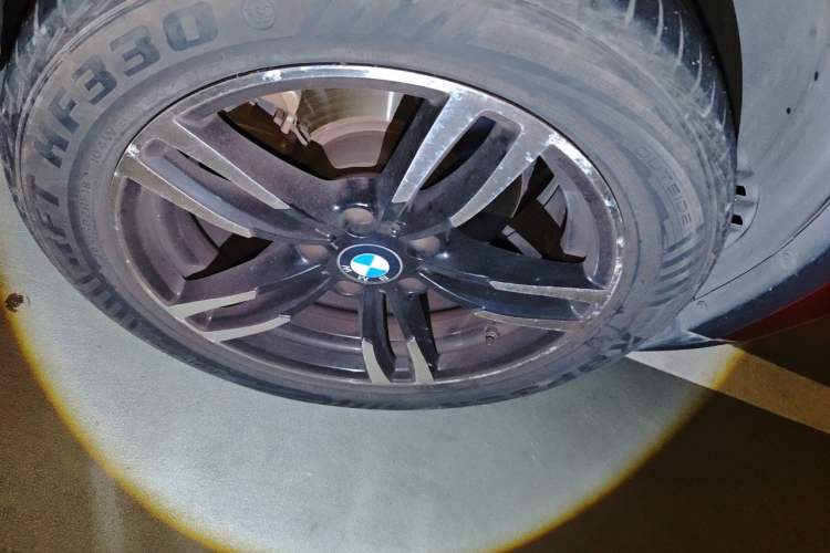 Used BMW X3 2011 xDrive28i Leading Model Right Front Wheel Hub