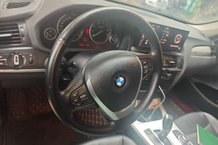 Used BMW X3 2011 xDrive28i Leading Model Steering Wheel