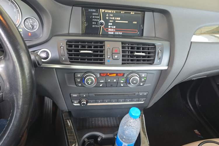 Used BMW X3 2011 xDrive28i Luxury Model Audio And AC Panel