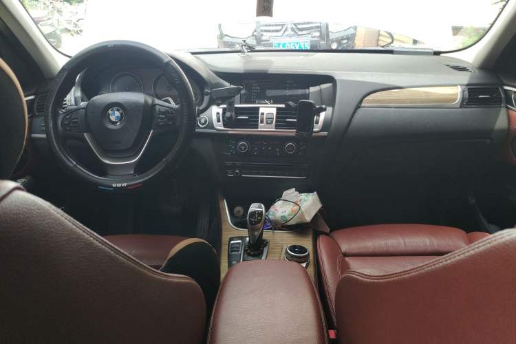 Used BMW X3 2011 xDrive35i Luxury Model Center Console