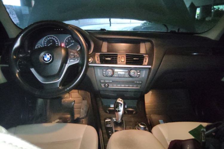 Used BMW X3 2011 xDrive28i Luxury Model Center Console