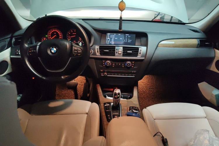 Used BMW X3 2011 xDrive35i Luxury Model Center Console