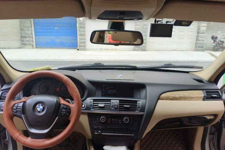 Used BMW X3 2011 xDrive35i Luxury Model Center Console
