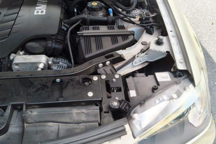 Used BMW X3 2011 xDrive28i Leading Model Engine Bay Left