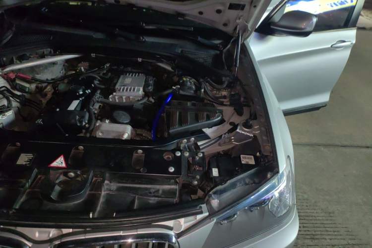 Used BMW X3 2011 xDrive28i Leading Model Engine Bay Left