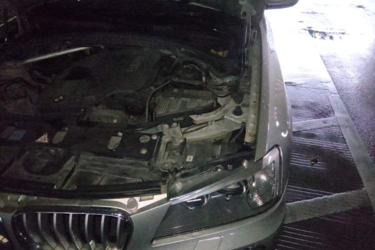 Used BMW X3 2011 xDrive28i Luxury Model Engine Bay Left