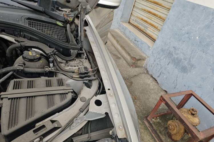 Used BMW X3 2011 xDrive28i Leading Model Engine Bay Left