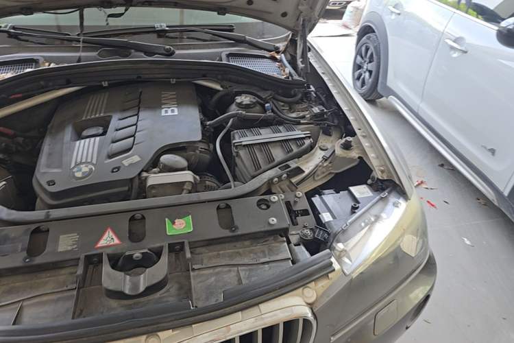 Used BMW X3 2011 xDrive28i Luxury Model Engine Bay Left