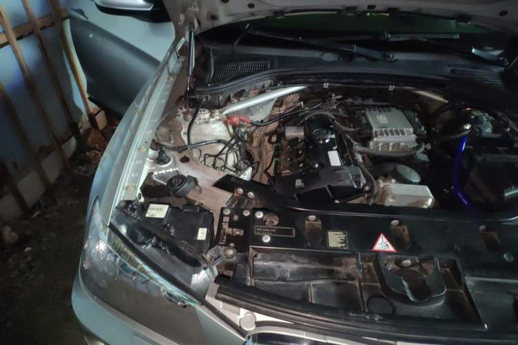 Used BMW X3 2011 xDrive28i Leading Model Engine Bay Right