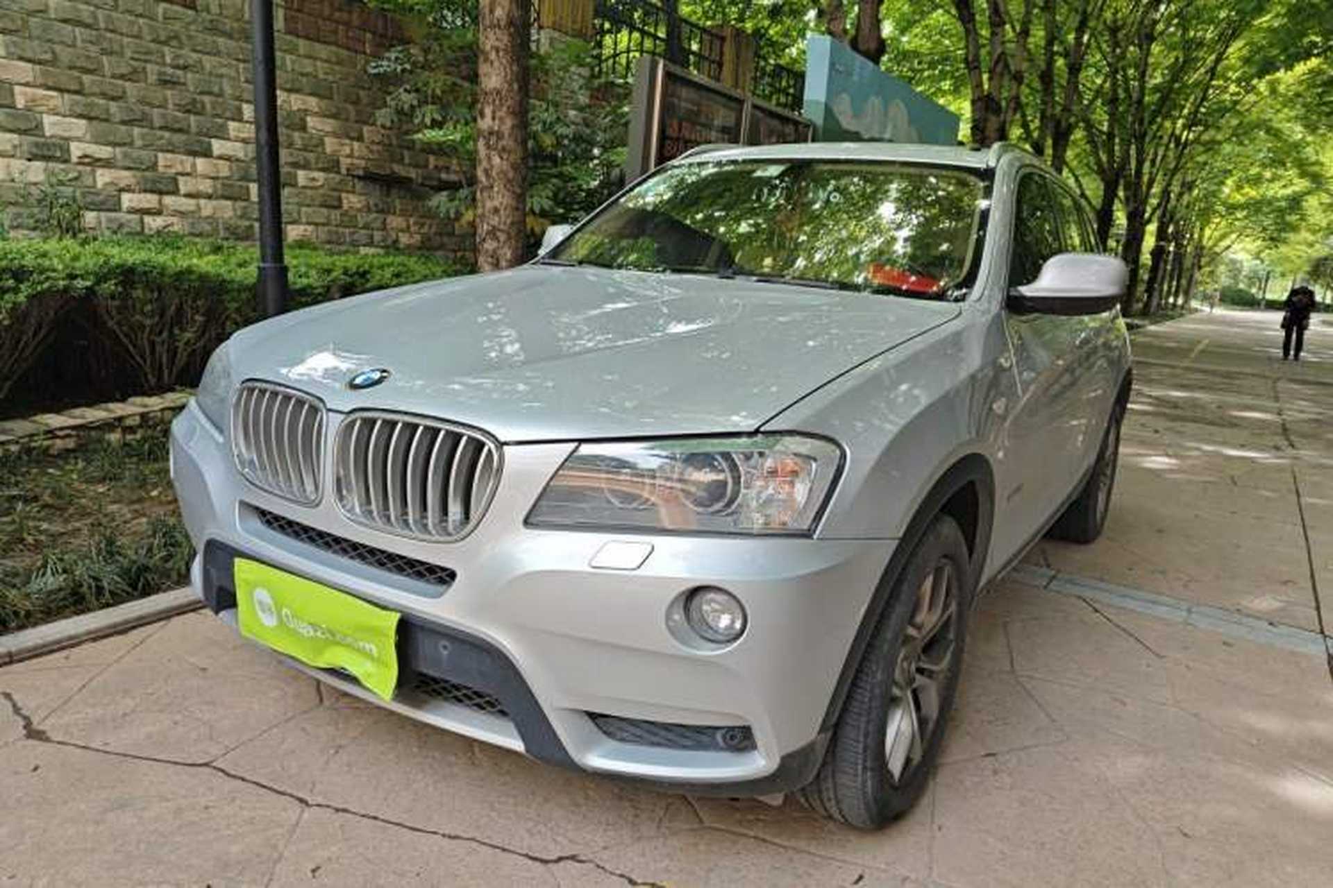 Used BMW X3 2011 xDrive28i Luxury Model Front Left 45 Deg
