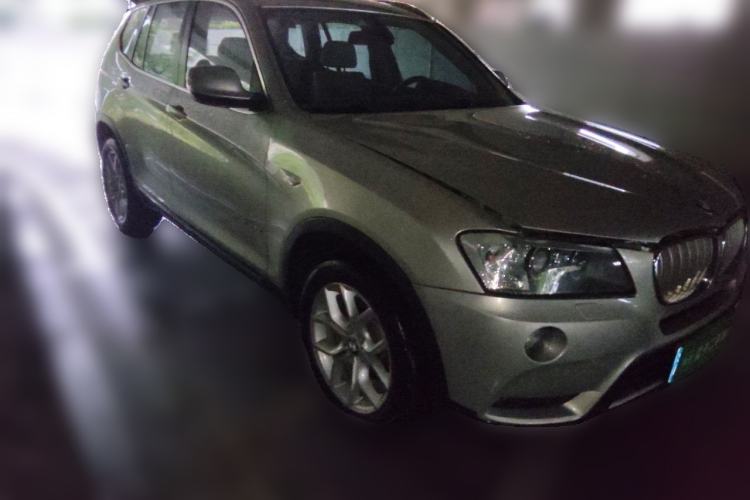 Used BMW X3 2011 xDrive28i Luxury Model Front Right 45 Deg