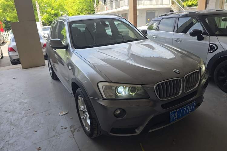 Used BMW X3 2011 xDrive28i Luxury Model Front Right 45 Deg