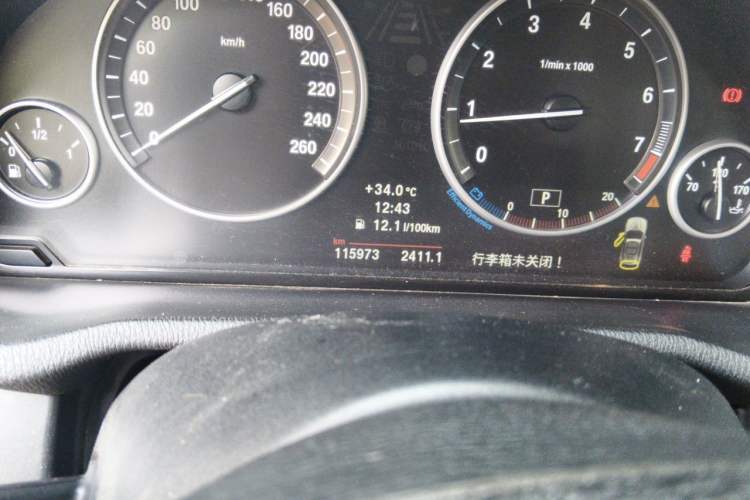 Used BMW X3 2011 xDrive28i Leading Model Odometer Close Up