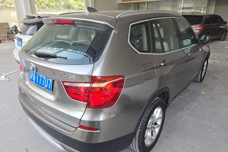 Used BMW X3 2011 xDrive28i Luxury Model Rear Right 45 Deg