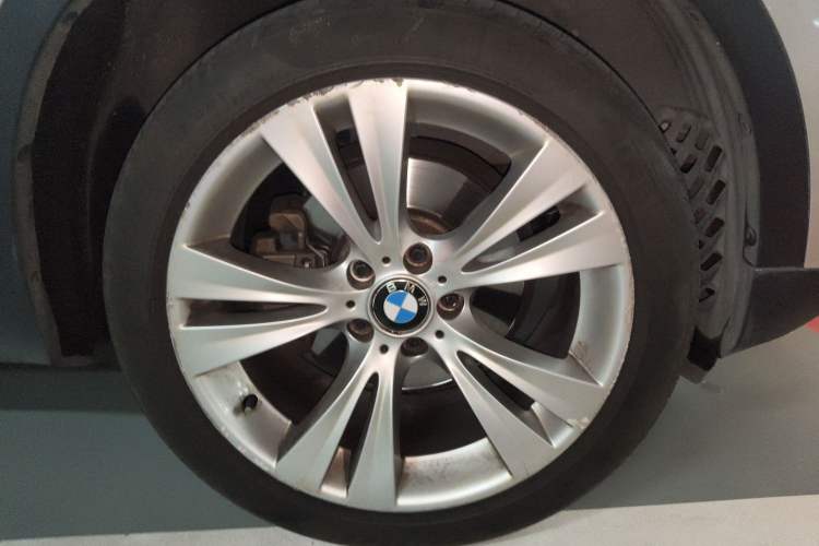 Used BMW X3 2011 xDrive35i Luxury Model Right Front Wheel Hub