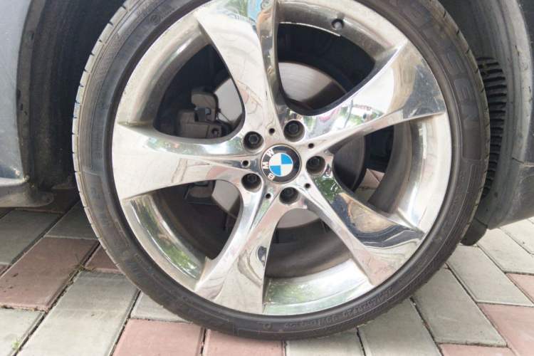 Used BMW X3 2011 xDrive28i Leading Model Right Front Wheel Hub