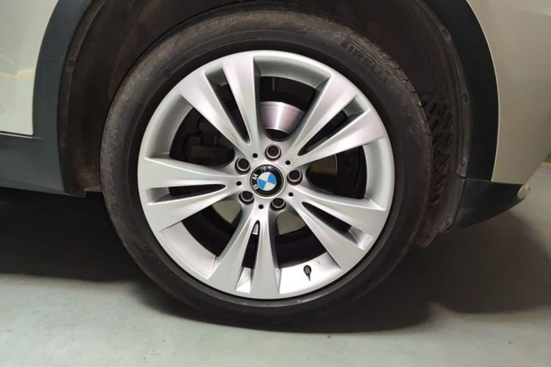 Used BMW X3 2011 xDrive35i Luxury Model Right Front Wheel Hub