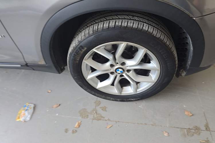 Used BMW X3 2011 xDrive28i Luxury Model Right Front Wheel Hub