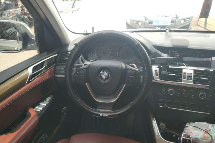 Used BMW X3 2011 xDrive35i Luxury Model Steering Wheel