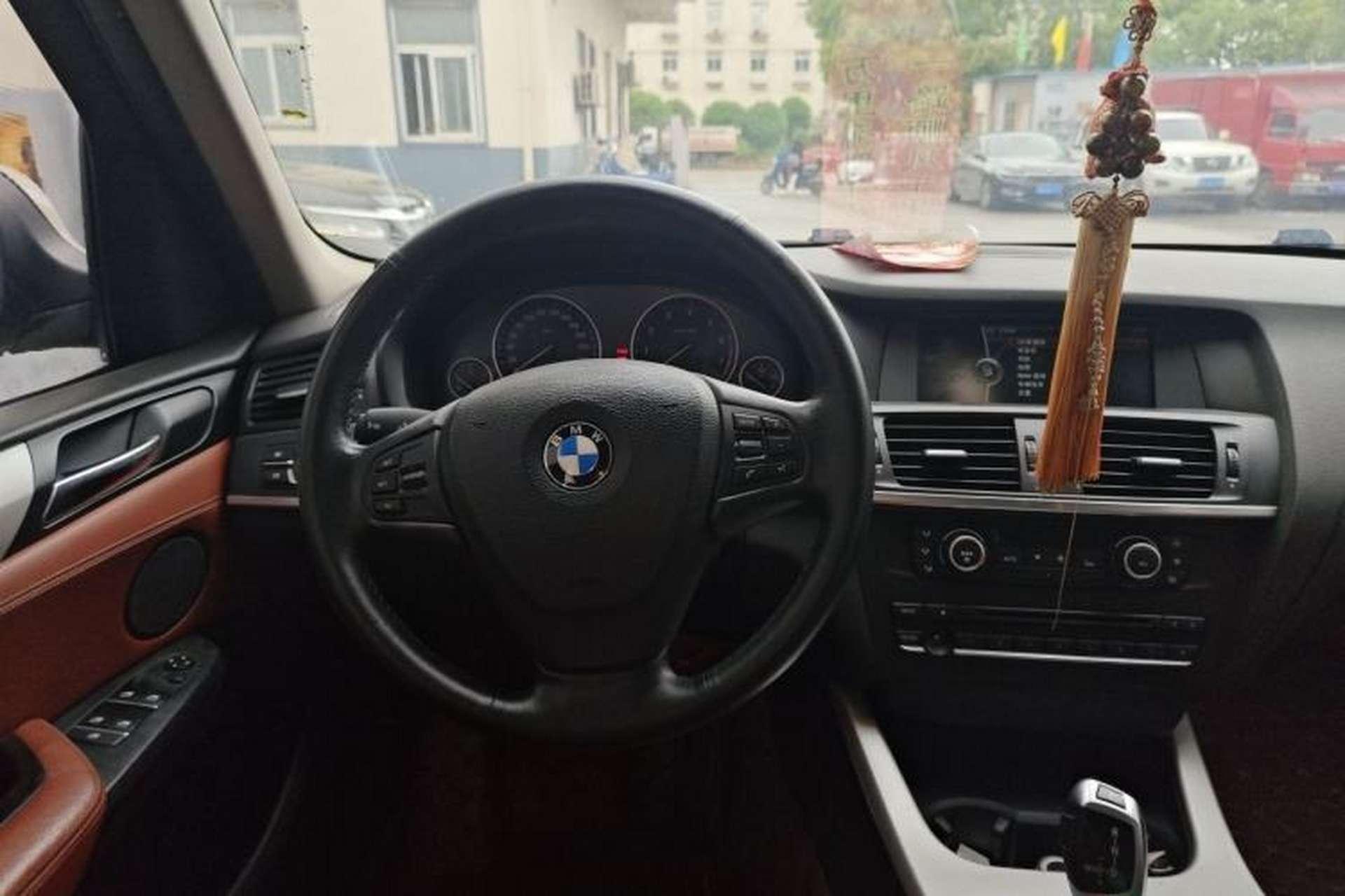Used BMW X3 2011 xDrive28i Leading Model Steering Wheel