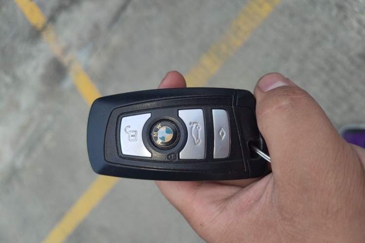 Used BMW X3 2011 xDrive28i Leading Model Vehicle Key