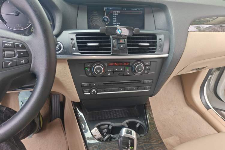 Used BMW X3 2011 xDrive28i Luxury Model Audio And AC Panel