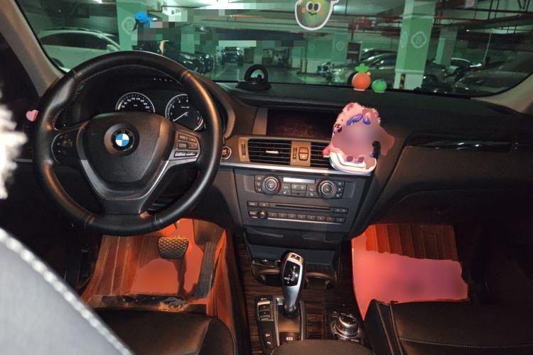 Used BMW X3 2011 xDrive28i Luxury Model Center Console