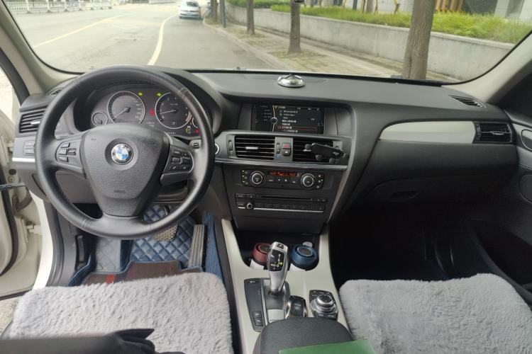 Used BMW X3 2011 xDrive28i Leading Model Center Console