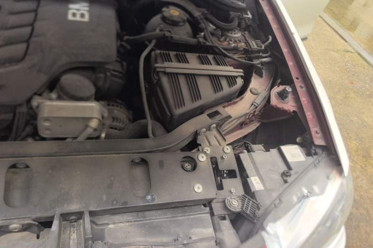 Used BMW X3 2011 xDrive28i Luxury Model Engine Bay Left