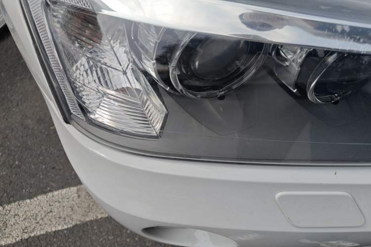 Used BMW X3 2011 xDrive28i Luxury Model Right Front Headlight