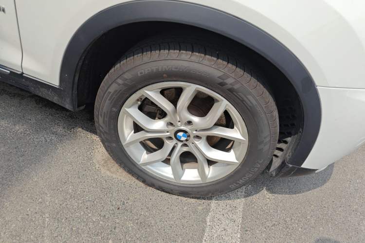Used BMW X3 2011 xDrive28i Luxury Model Right Front Wheel Hub