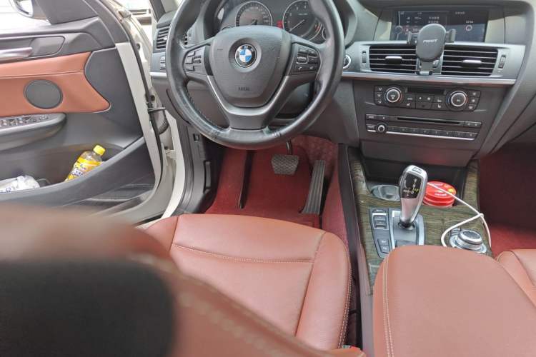Used BMW X3 2011 xDrive28i Luxury Model Steering Wheel