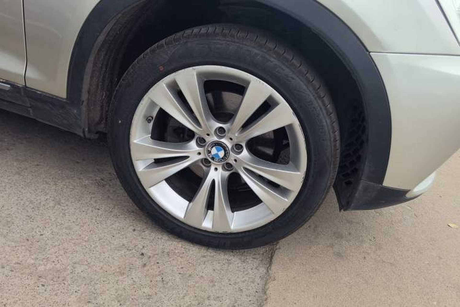 Used BMW X3 2011 xDrive35i Luxury Model Right Front Wheel Hub