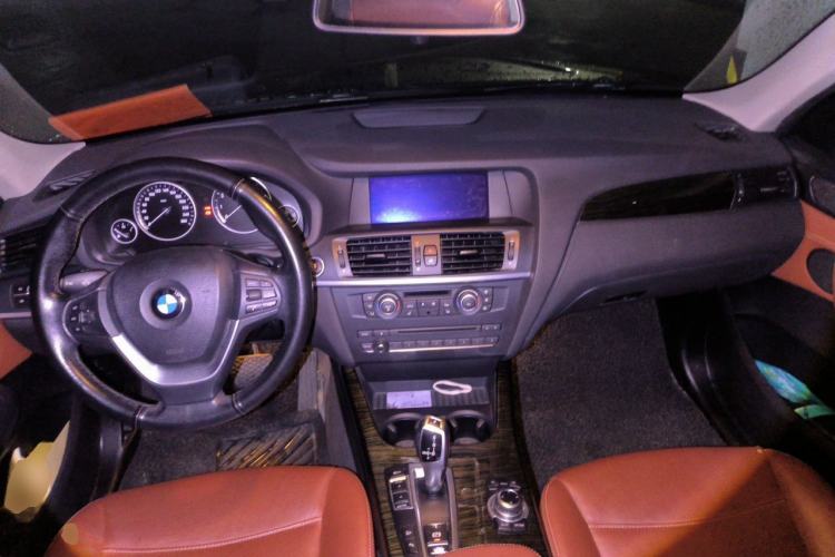 Used BMW X3 2012 xDrive28i Luxury Model Center Console