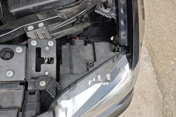 Used BMW X3 2012 xDrive28i Leading Model Engine Bay Left