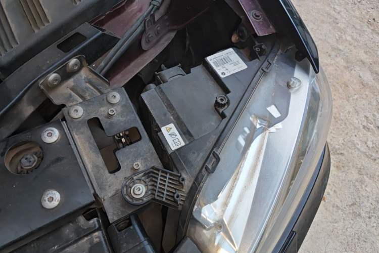 Used BMW X3 2012 xDrive28i Luxury Model Engine Bay Left