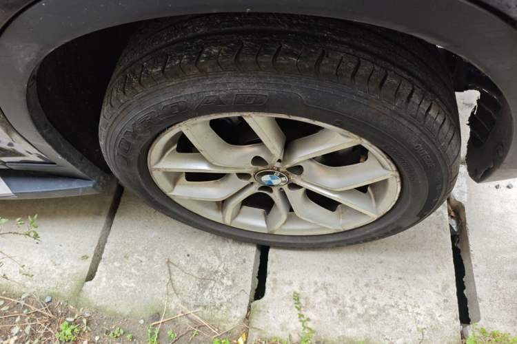 Used BMW X3 2012 xDrive28i Leading Model Right Front Wheel Hub