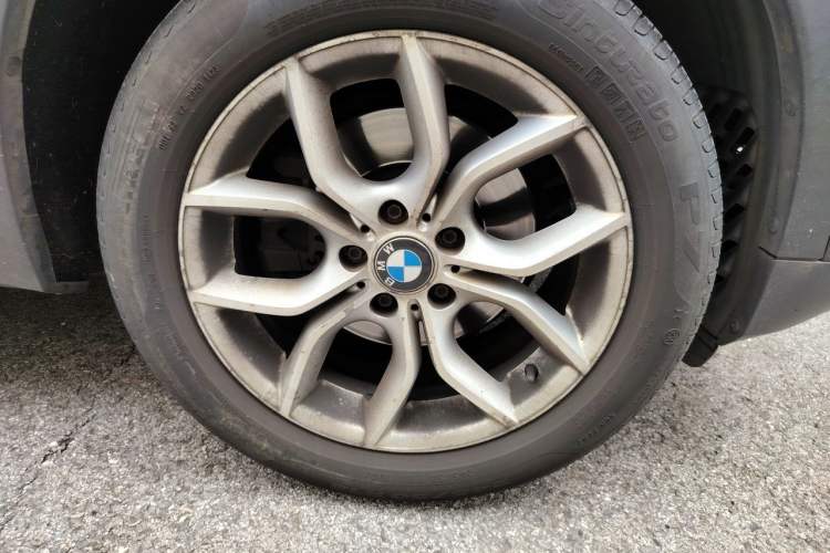 Used BMW X3 2012 xDrive28i Leading Model Right Front Wheel Hub