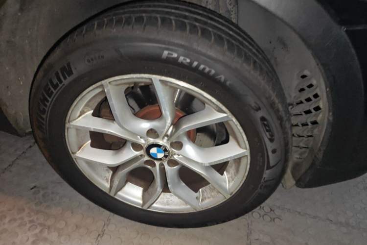 Used BMW X3 2012 xDrive28i Luxury Model Right Front Wheel Hub