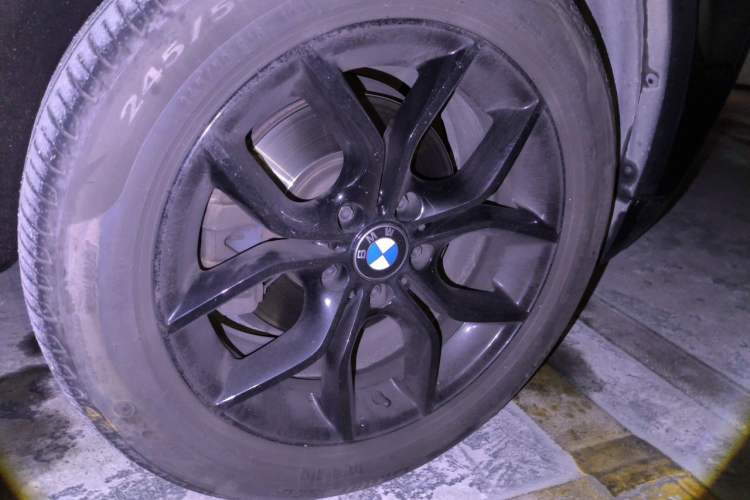 Used BMW X3 2012 xDrive28i Luxury Model Right Front Wheel Hub