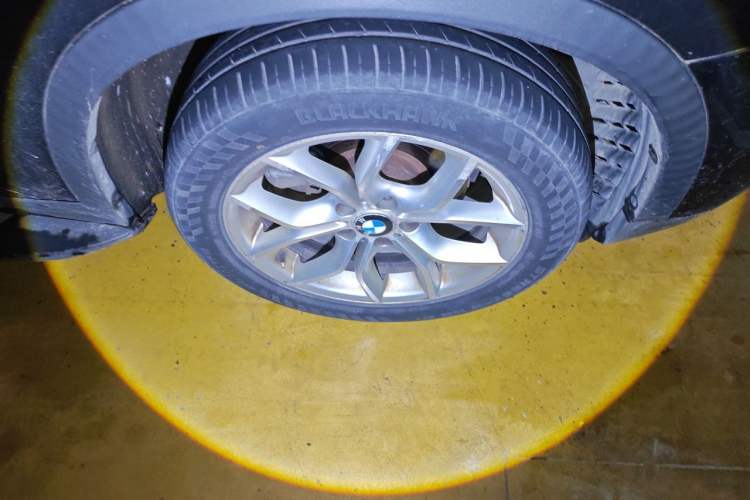 Used BMW X3 2012 xDrive28i Leading Model Right Front Wheel Hub